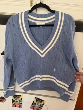Sporty and Rich Light Blue V-Neck Cable Knit Sweater with White Trim